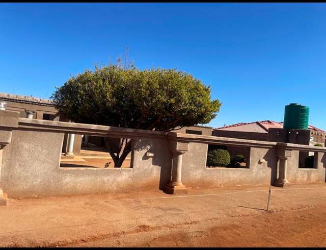 5 BEDROOM HOUSE FOR SALE IN MADIBA